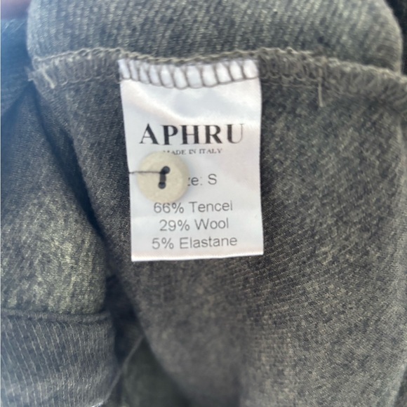 APHRU| fine knit wool button up | size small - Picture 6 of 6